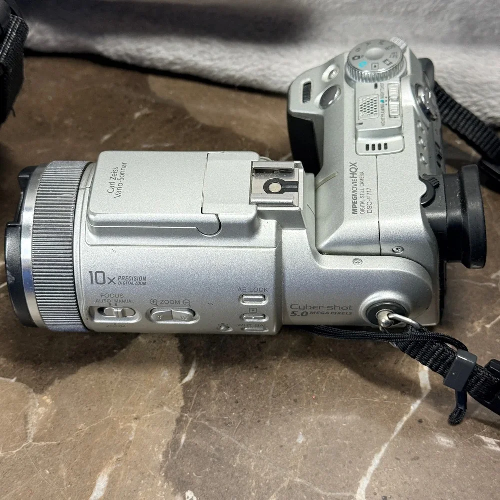 Sony DSC-F717 Digital Camera Silver Y2K Carl Zeiss NightShot Bundle w/Case